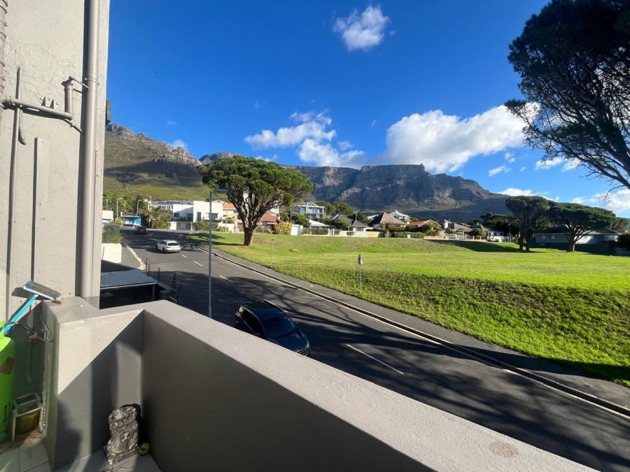 6 Bedroom Property for Sale in Vredehoek Western Cape